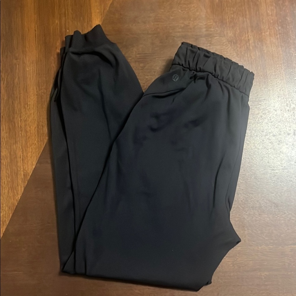 Lululemon women’s Black Jogger Pants